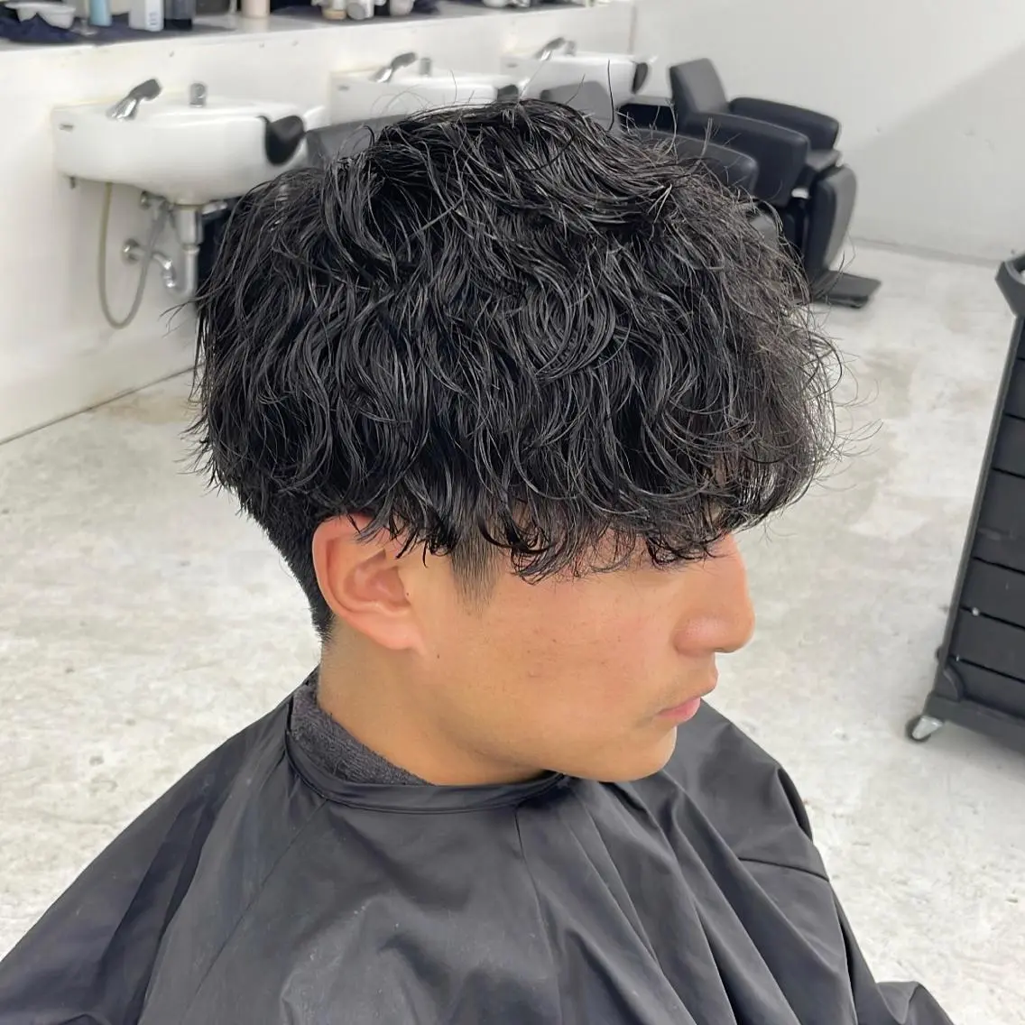 ミディアム パーマ メンズ 波巻きパーマ 【柏メンズパーマ職人 】店長　KAZUMAのヘアスタイル