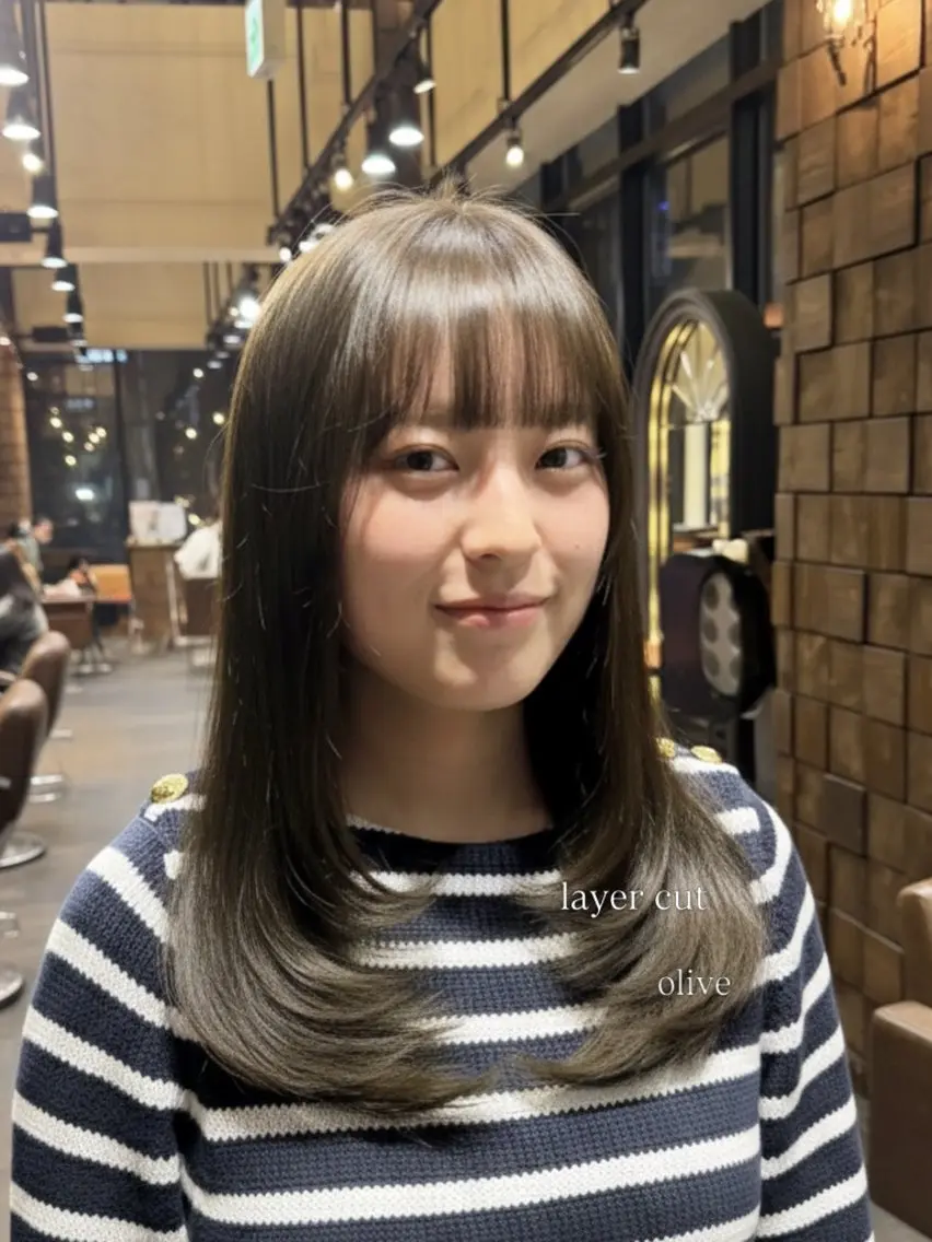 ロング レイヤーカット ヘアカラー トリートメント MINX 野本奏和のヘアスタイル
