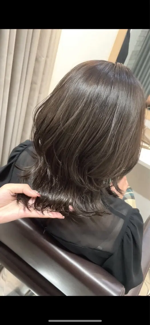 ミディアム カラー ブリーチ 透明感カラー グレージュ ブリーチなしカラー オリーブグレージュ カット ヘアカラー トリートメント ご新規様限定 透明感カラーKANAのヘアスタイル