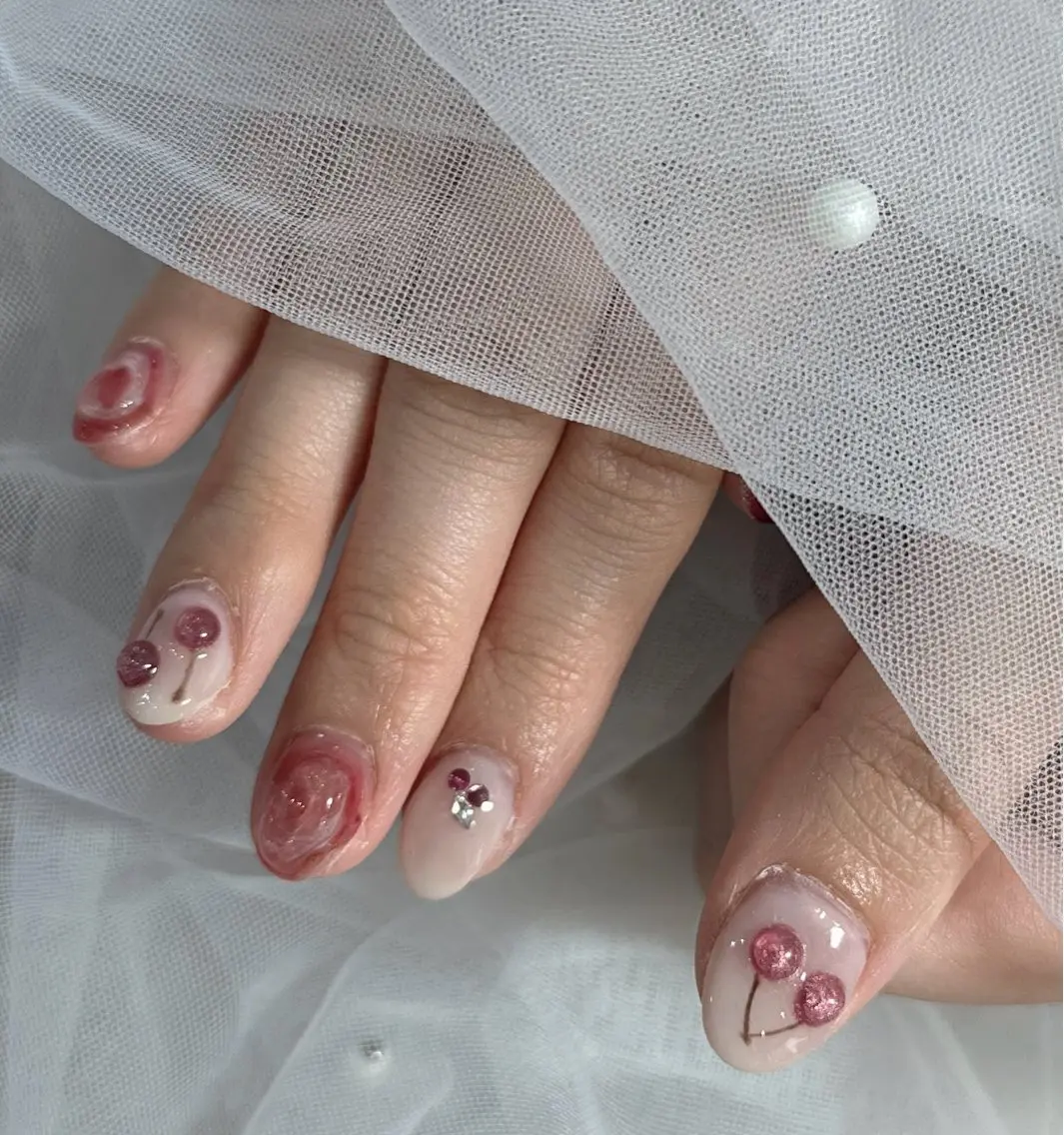 ネイル ハンドネイル フットネイル LAVISH nanamiのネイルデザイン