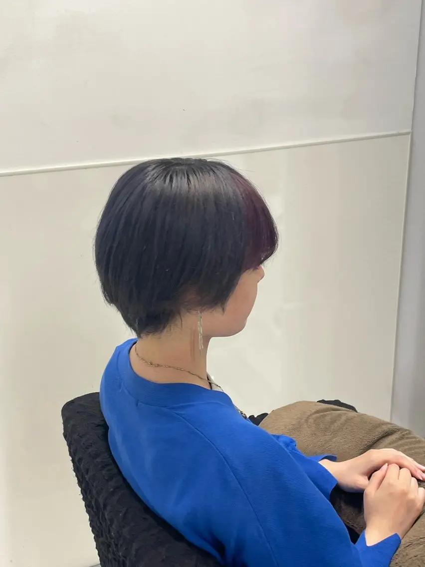 ショート カラー yuzuna ハイトーン 天神のヘアスタイル