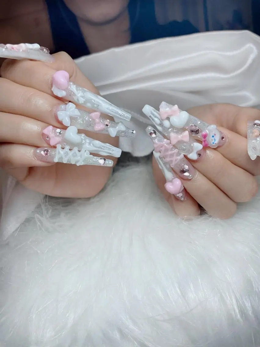 ネイル アートネイル ジェルネイル 韓国ネイル ニュアンスネイル ワンカラーネイル ハンドネイル Queen Nail Salonのネイルデザイン