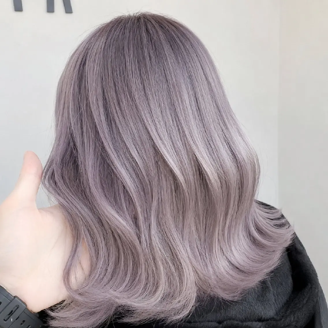 セミロング カラー ラベンダーカラー シルバー ヘアカラー トリートメント 愛知で一番韓国風と艶 髪を作る人/佐伯 駿のヘアスタイル
