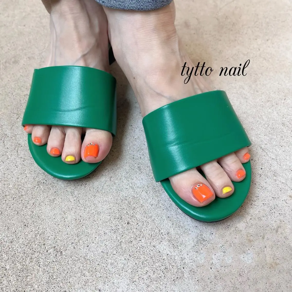 ネイル フットネイル オフィスネイル ワンカラーネイル オレンジ 春ネイル フットネイル tytto nail ❤︎‪‪eri‪‪のネイルデザイン