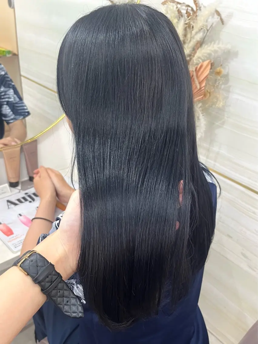 セミロング ヘアカラー あみ/暗髪オリ ーブ特化🍃髪質改善のヘアスタイル