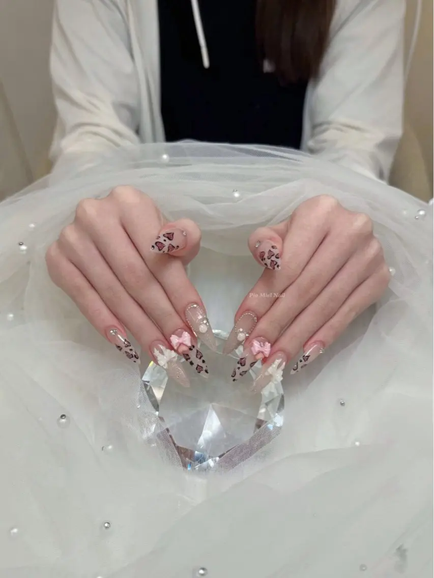 ネイル ハンドネイル HANA 長さだしのネイルデザイン
