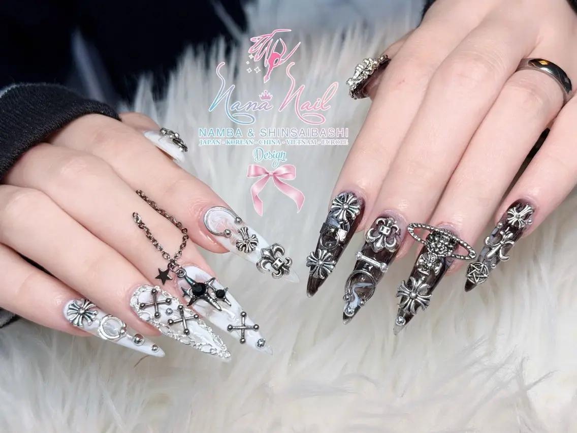 ロング 韓国風ヘア ロング クリスマス ハンドネイル Linanail Nambaのマツエク・マツパデザイン