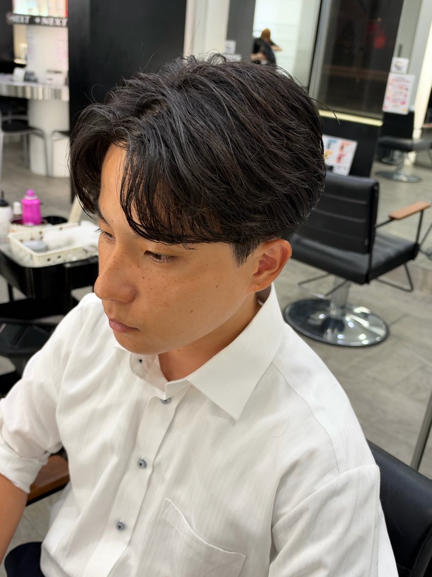 ショート パーマ ヘアアレンジ メンズ フェザーパーマ メンズパーマ カット パーマ トリートメント ヘアセット カット•パーマ特化/ 松下創斗のヘアスタイル