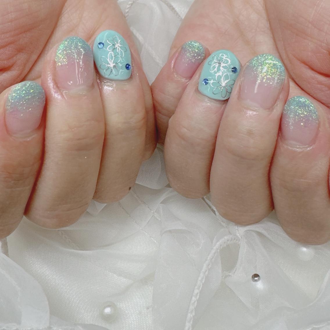 ネイル Nail salon Honey Beeのネイルデザイン