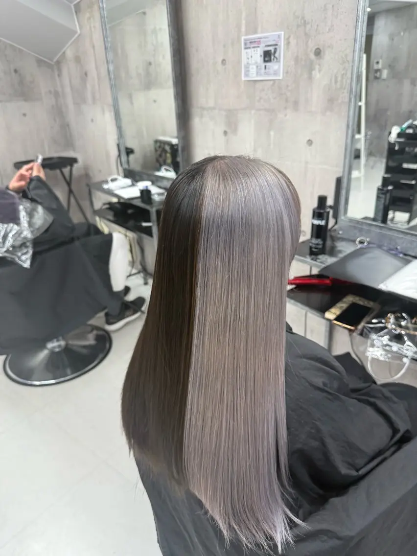 ロング カラー メンズ メンズバレイヤージュ メンズブリーチ メンズハイライト メンズハイトーン メンズインナーカラー ヘアカラー トリートメント ☁️かずき☁️青.紫 推し活カラー💫のヘアスタイル
