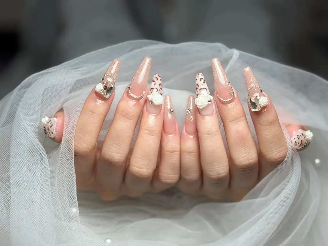 ネイル アートネイル 長さ出し ジェルネイル 韓国ネイル マグネットネイル ハンドネイル Cloudy Chan Nailのネイルデザイン