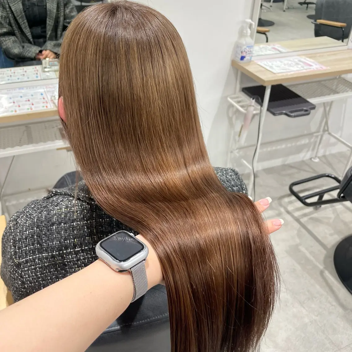 ロング クルミ/ 💕ワンホンネイルのネイルデザイン