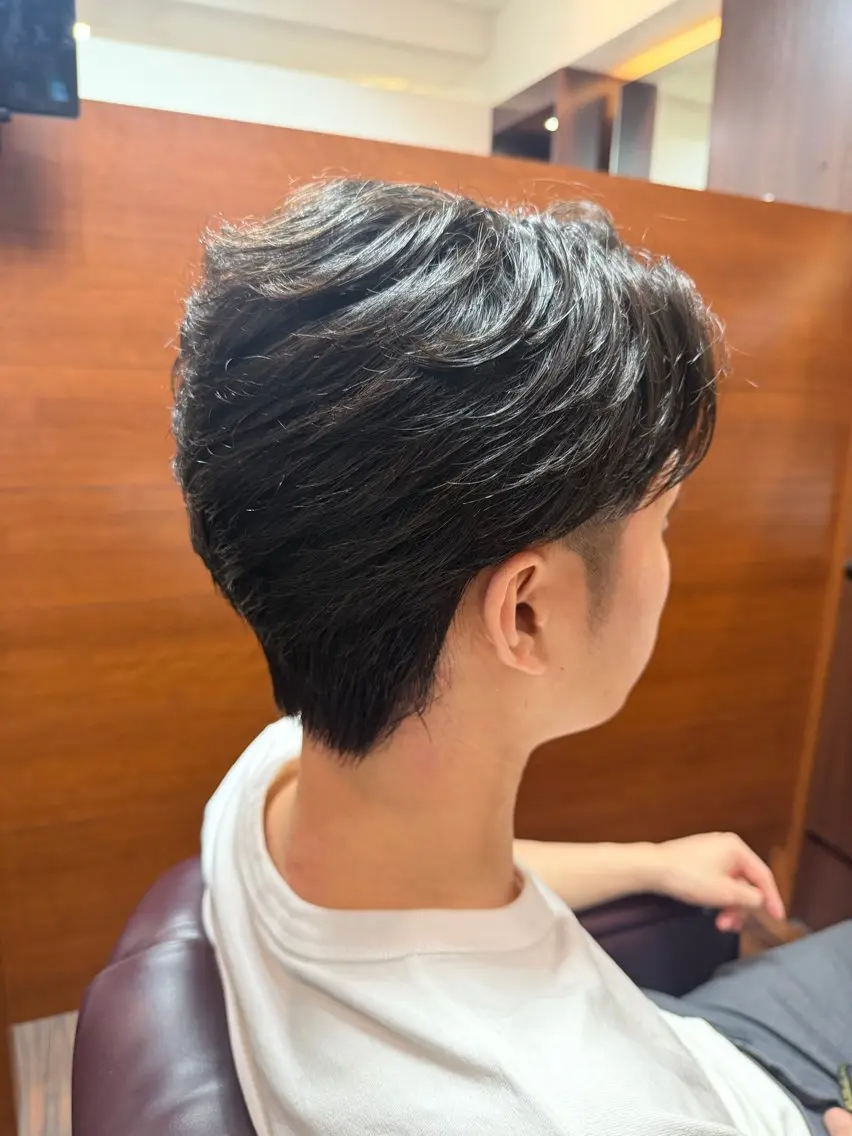 ショート メンズ 糸山 仁のヘアスタイル