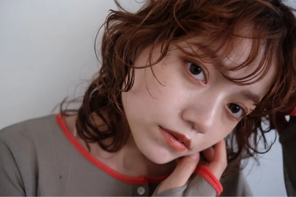 アイブロウ 暖色カラー 奥村陽花のヘアスタイル