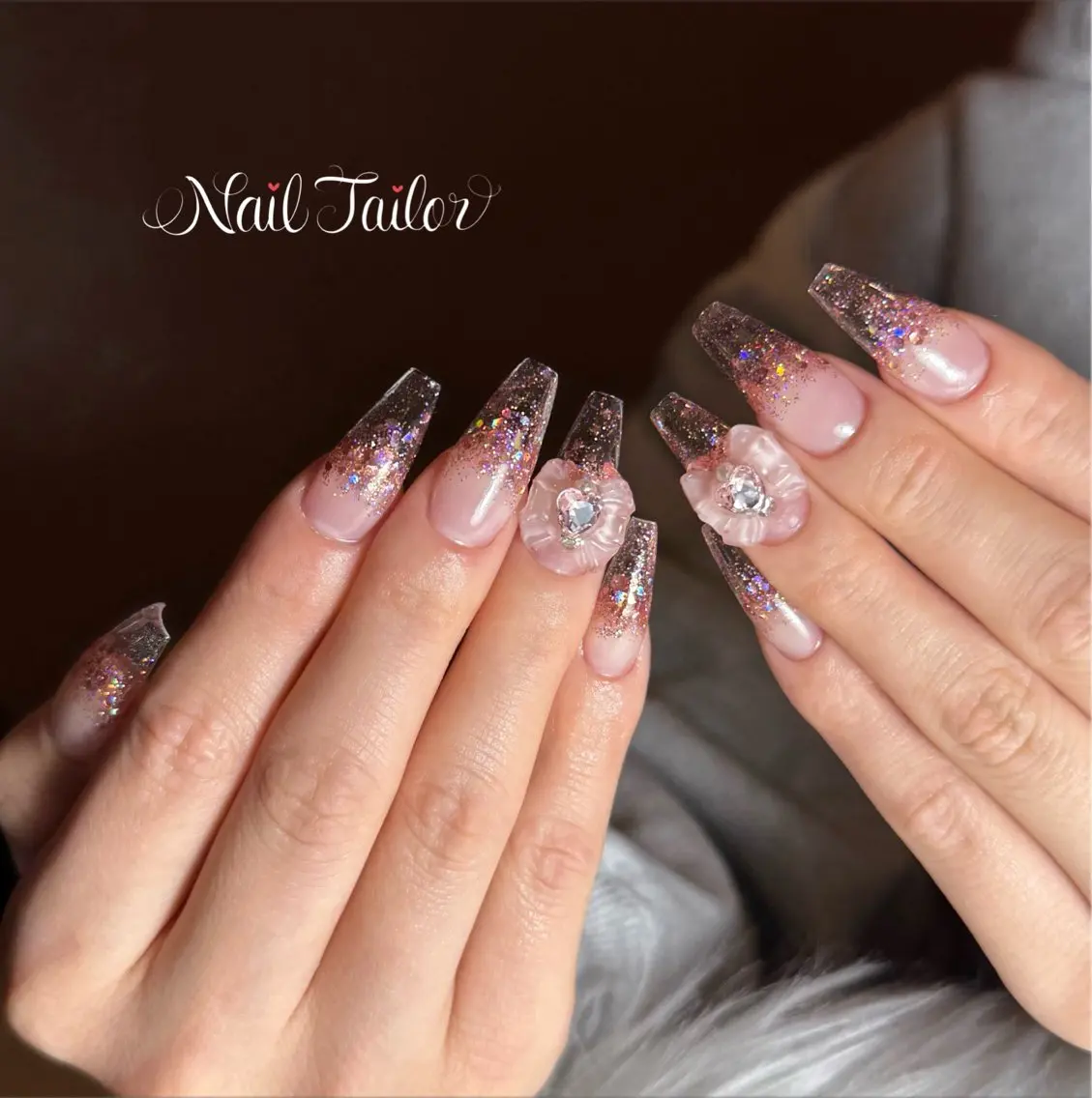 ネイル クリアネイル 長さ出し ガーリー ホログラムネイル 氷ネイル・うるうるネイル NailTailor ネイルテイラーのネイルデザイン
