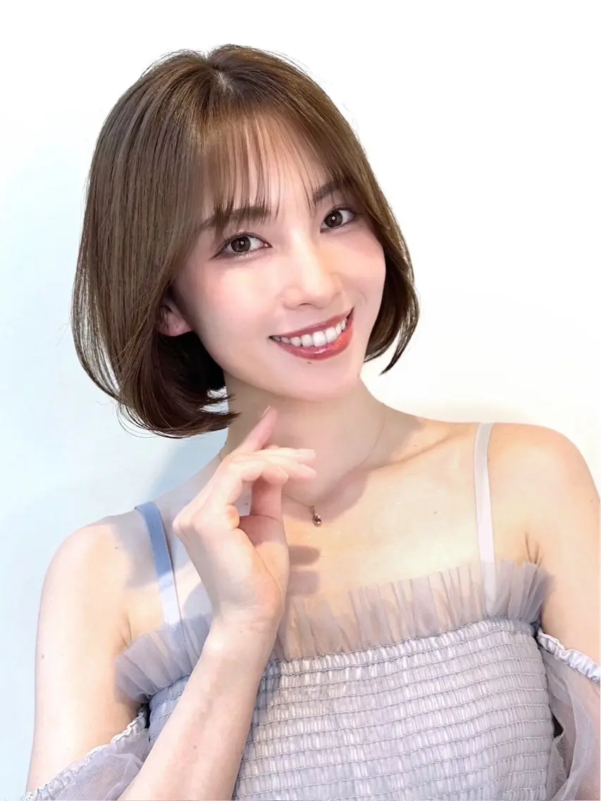 ショート ボブ 顔周りカット カット無料｜レイヤー カット｜韓国モテへアのヘアスタイル