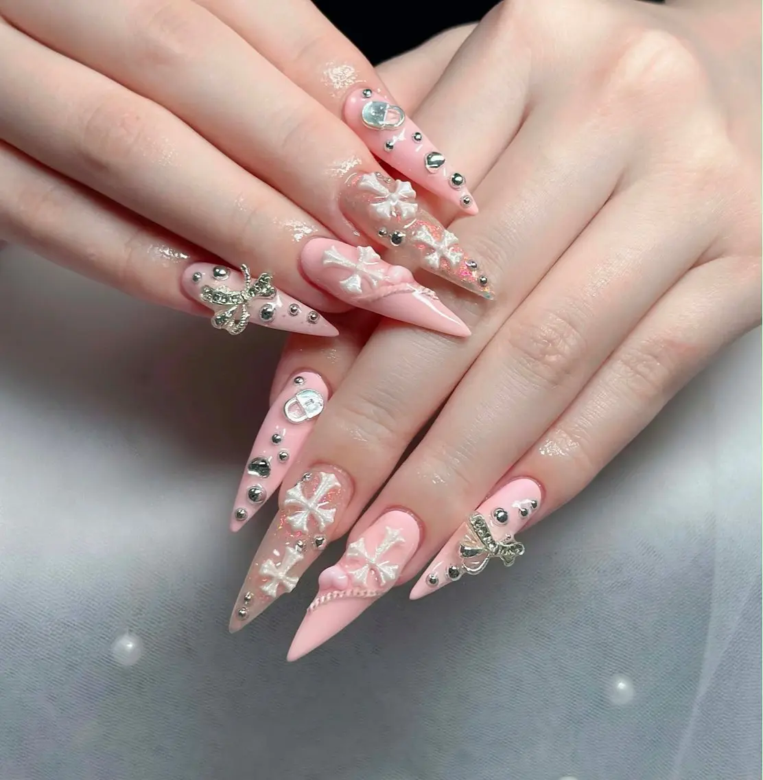 ネイル オーロラネイル フレンチネイル ジェルネイル ハロウィン キラキラネイル ハンドネイル H.baby Nail Salonのネイルデザイン