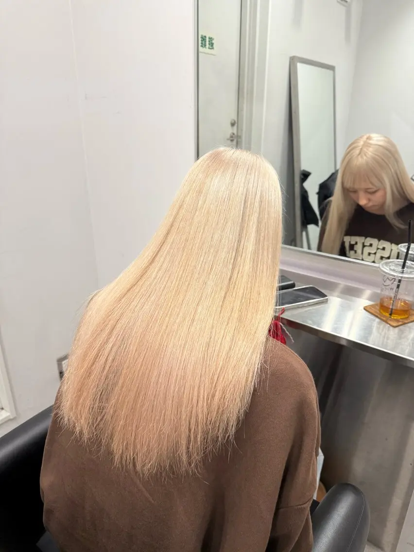 セミロング カラー ブロンド ピンクカラー ヘアカラー 【🥀履歴修正🥀】 ハイトーン職人/拓真のヘアスタイル