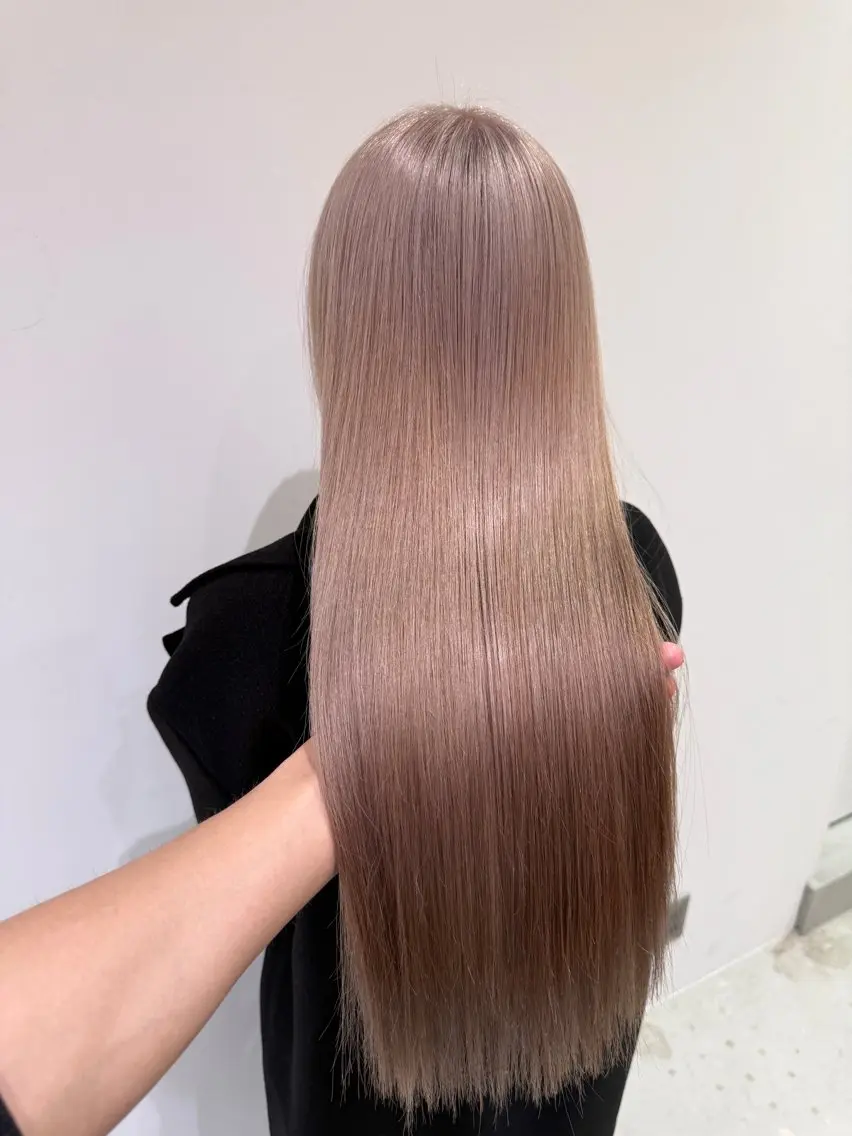 ロング カラー ブリーチ 透明感カラー ハイトーンカラー ヘアカラー ハイトーン/ ブリーチ/縮毛矯正のヘアスタイル