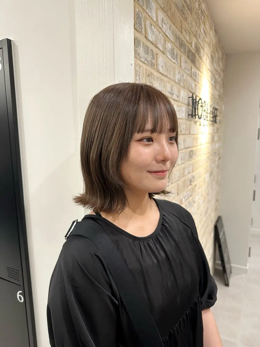 ショート カラー ベージュカラー オリーブベージュ ボブ 外ハネヘア kano🌈ハッシュ カット/レイヤーのヘアスタイル