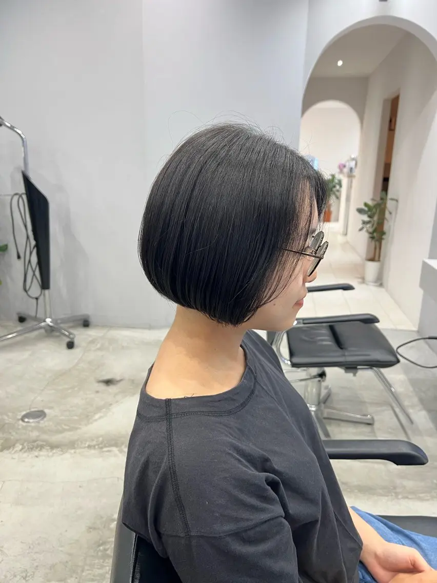 ミディアム 南桑 由芽のヘアスタイル