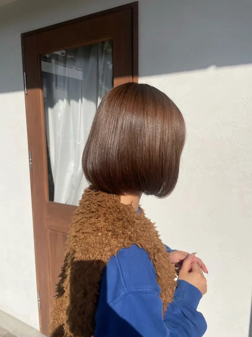 ミディアム ボブ 外ハネヘア 吉村 芽咲のヘアスタイル