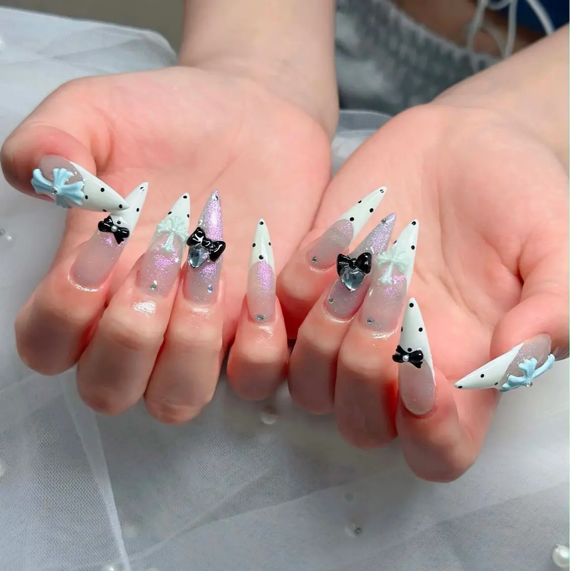 ネイル フレンチネイル ジェルネイル ガラスフレンチ ハロウィン ハート ハンドネイル H.baby Nail Salonのネイルデザイン