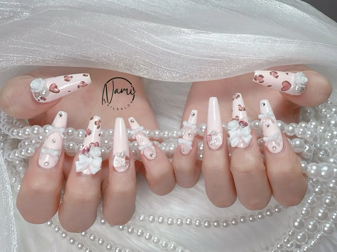 ネイル 長さ出し ガーリー 韓国ネイル ロングネイル 持ち込み ハンドネイル Nami nail salonのネイルデザイン