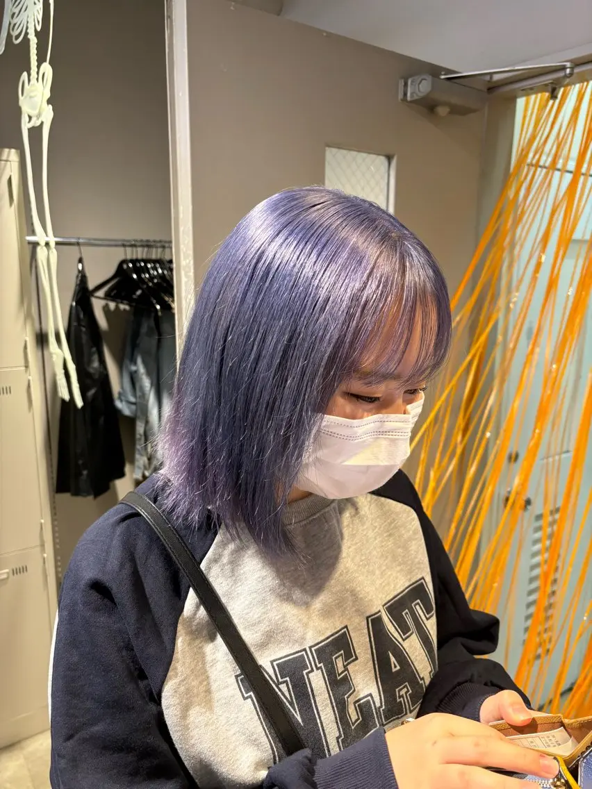 ロング カラー 黒髪 ブルーカラー ブルーブラック ブルーラベンダー ラベンダーカラー 抜け感レイヤー︴ ニュアンスカラーのヘアスタイル