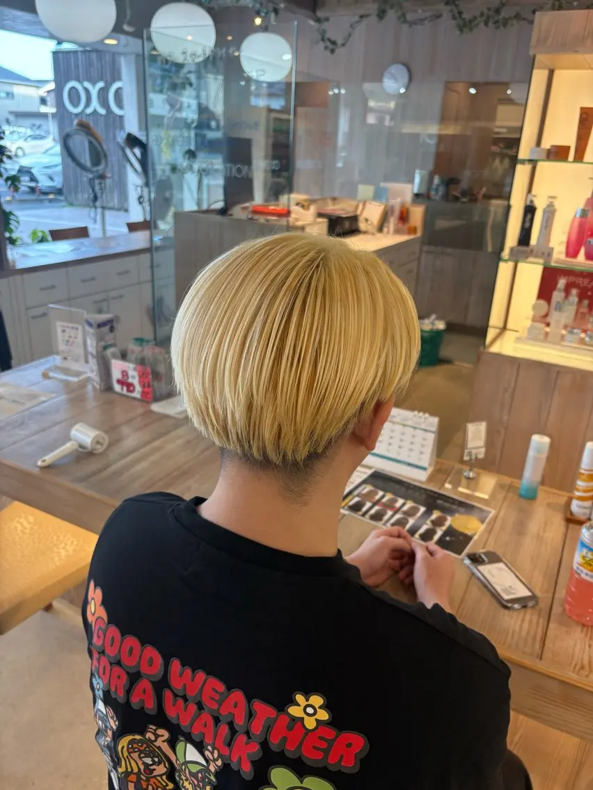 メンズ メンズブリーチ センターパート メンズハイトーン OXCREATION kanaのヘアスタイル