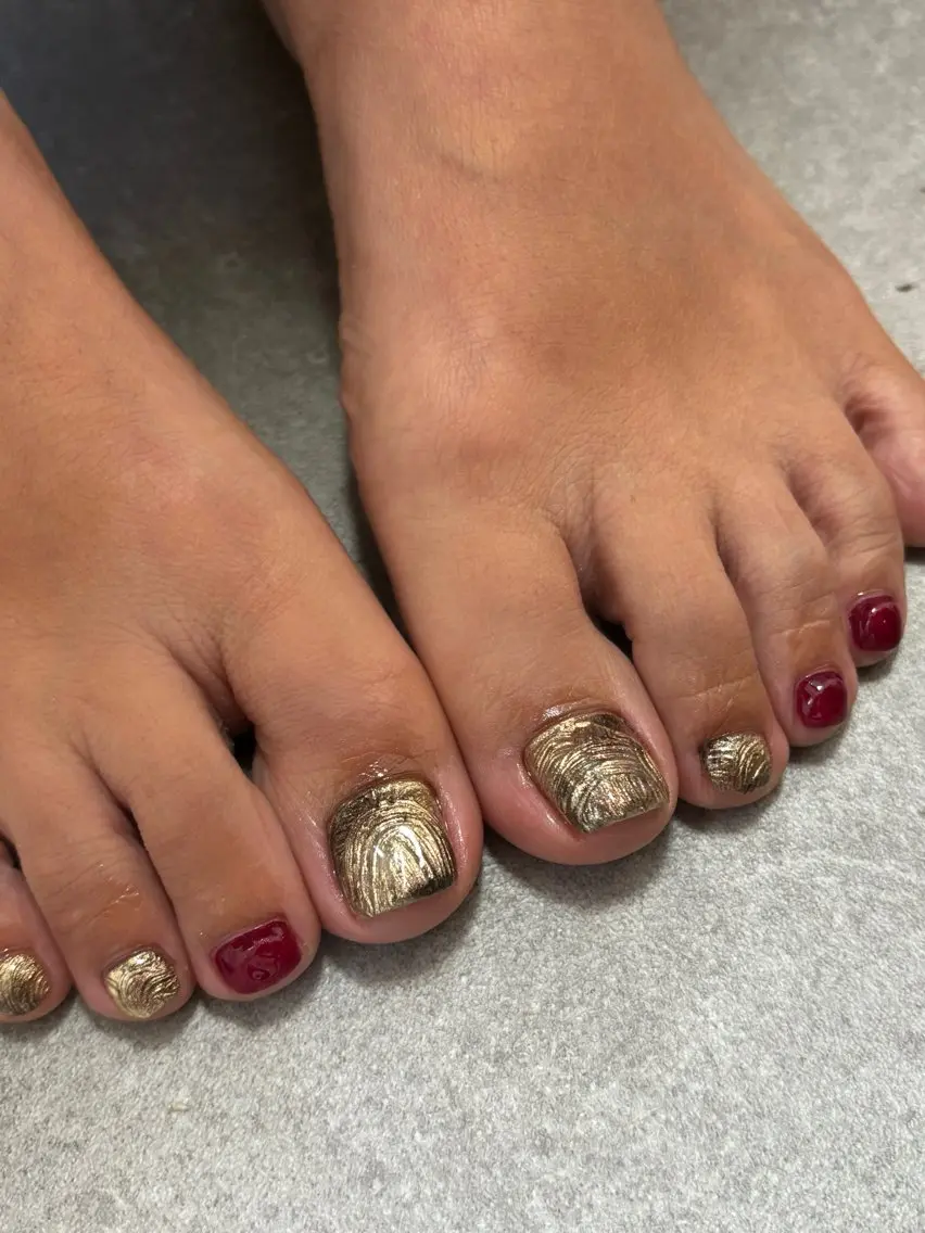 ネイル フットネイル ゴールド キラキラネイル ニュアンスネイル オフィスネイル フットネイル tamu nail 金町のネイルデザイン