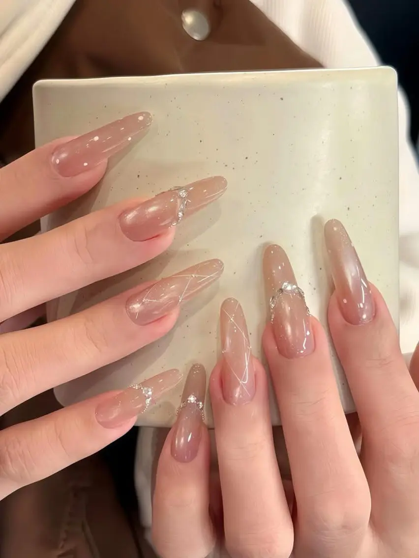 ネイル ハンドネイル T. Leeのネイルデザイン
