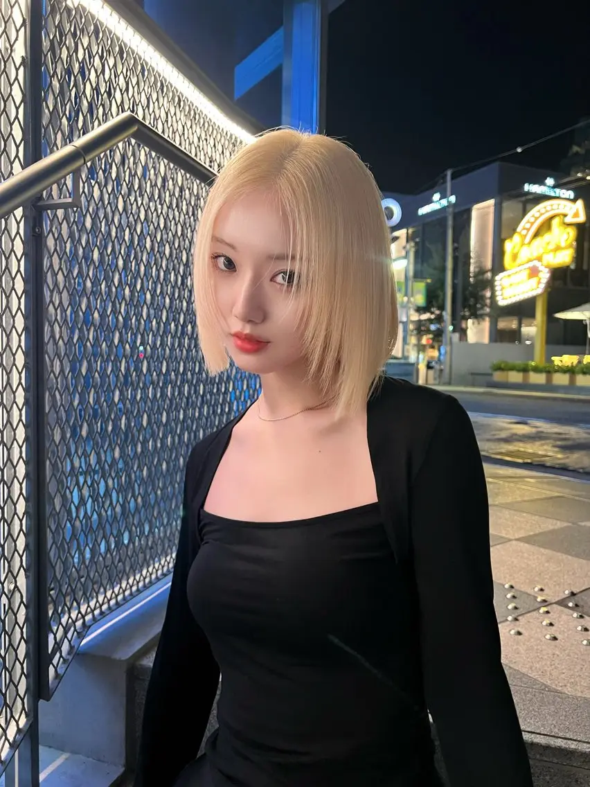 ショート カラー みつゆ 表参道/原宿のヘアスタイル