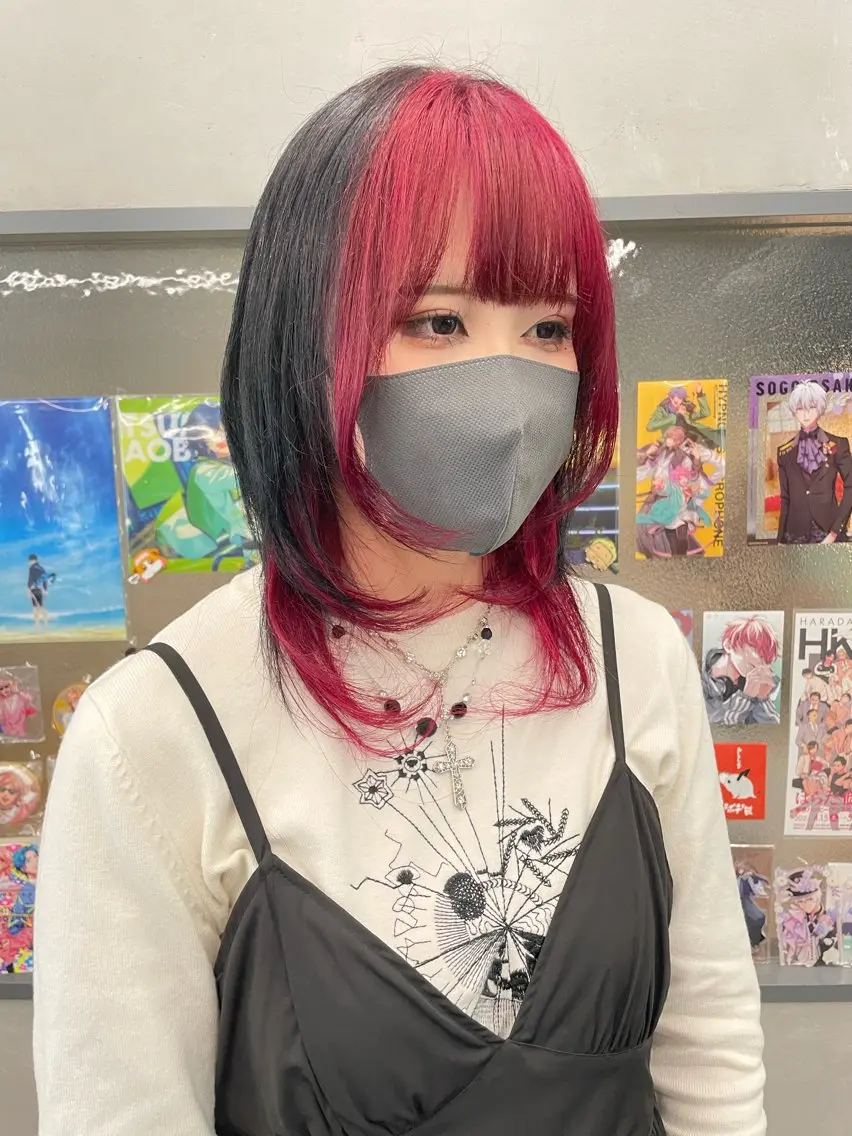 ミディアム カラー インナーカラー 推し ブリーチ  髪質改善のヘアスタイル