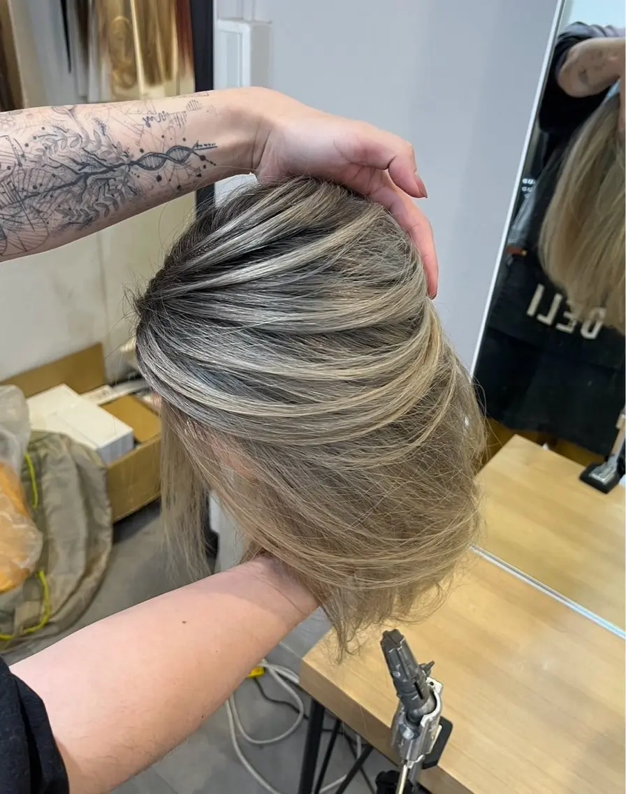 セミロング カラー バレイヤージュ ベージュカラー ホワイトベージュ レイヤーカット 指名数No.1 /NAOYAのヘアスタイル