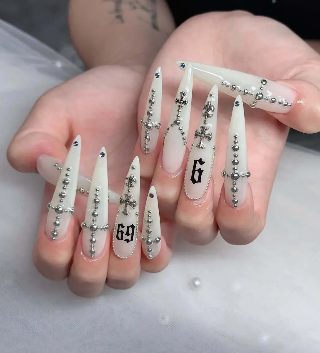 ネイル フレンチネイル ジェルネイル ガラスフレンチ ハロウィン ハート ハンドネイル yuuna hbabynailのネイルデザイン