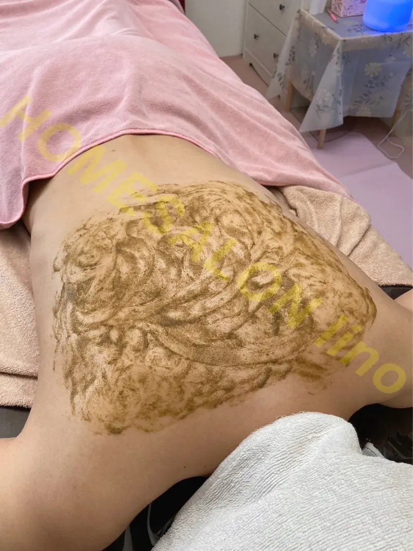 背中の塗る金の糸★(剥けないハーブピーリング🌿‬)              背中ニキビ、背中ケア、ブライダルにも🫶の写真