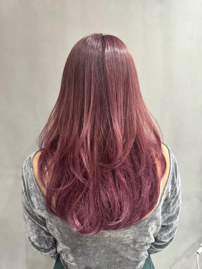 ロング カラー グラデーションカラー 吉田 美咲のヘアスタイル