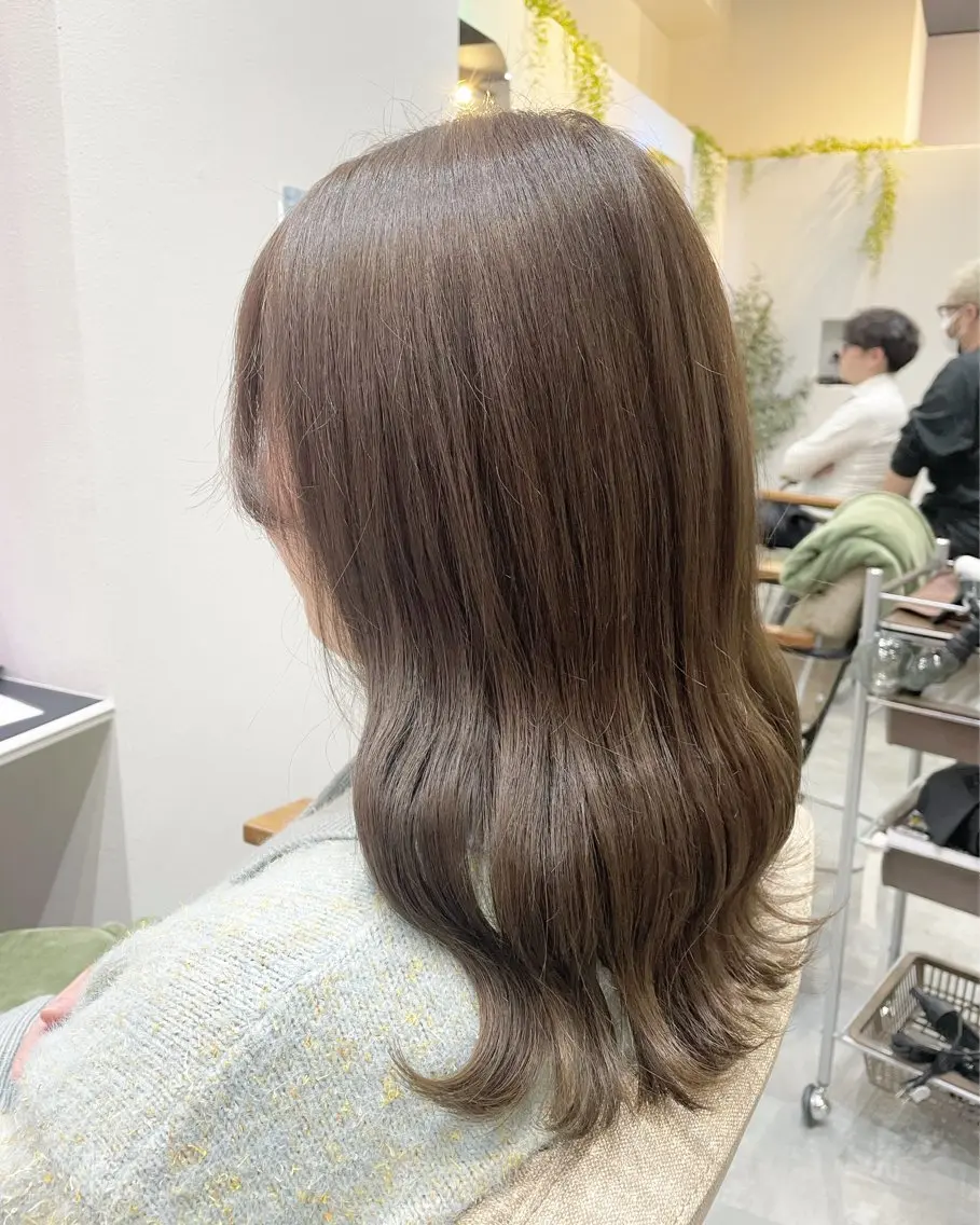 セミロング カラー ベージュカラー 似合わせスタイル🪮 🌿まなべさとみ🌿のヘアスタイル