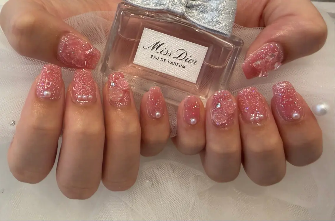 ネイル ジェルネイル ガーリー ラメ(グリッター) ピンク ハンドネイル M🎀 nailのネイルデザイン
