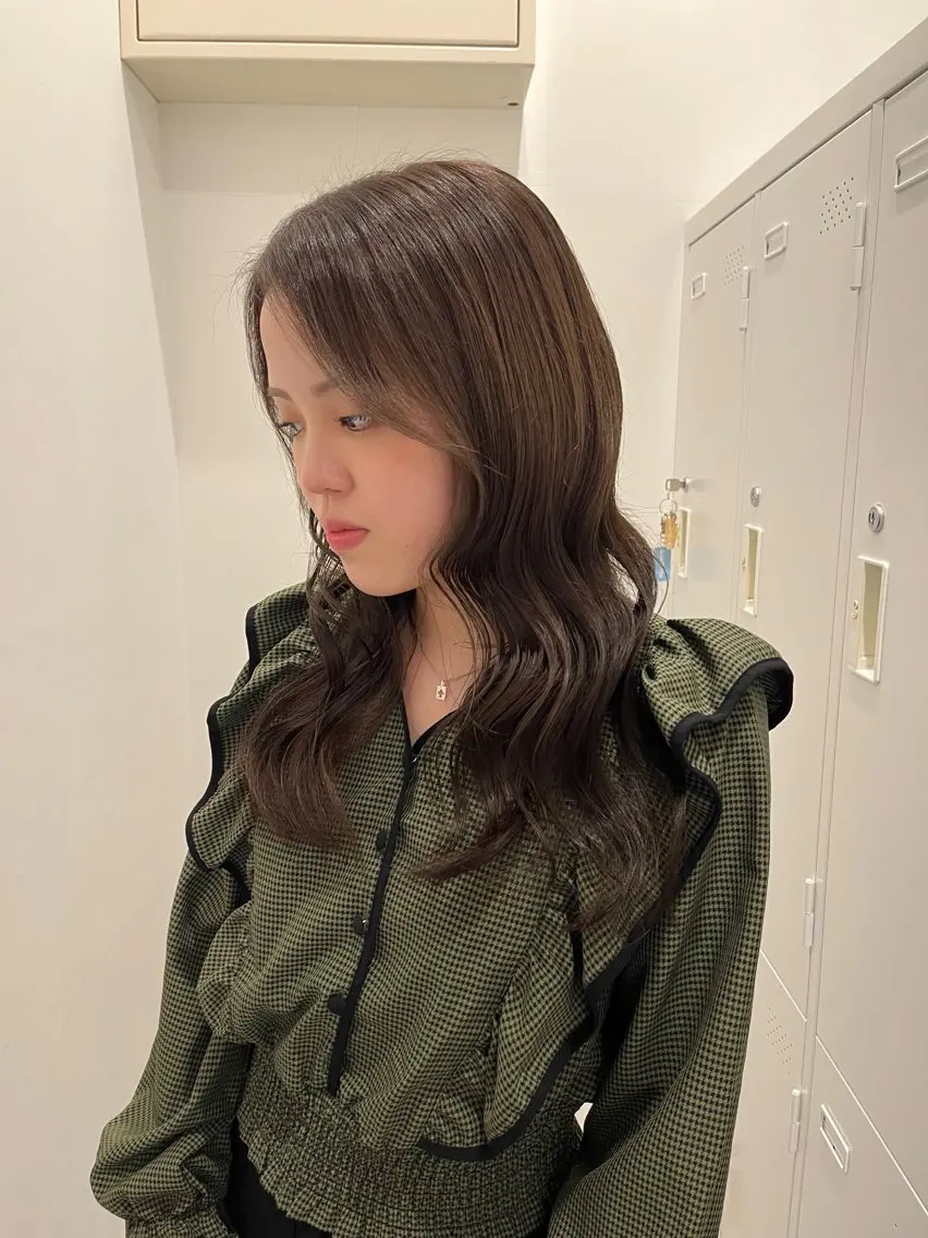 sena⌇ベージュ⌇ ブリーチなしWカラーのヘアスタイル