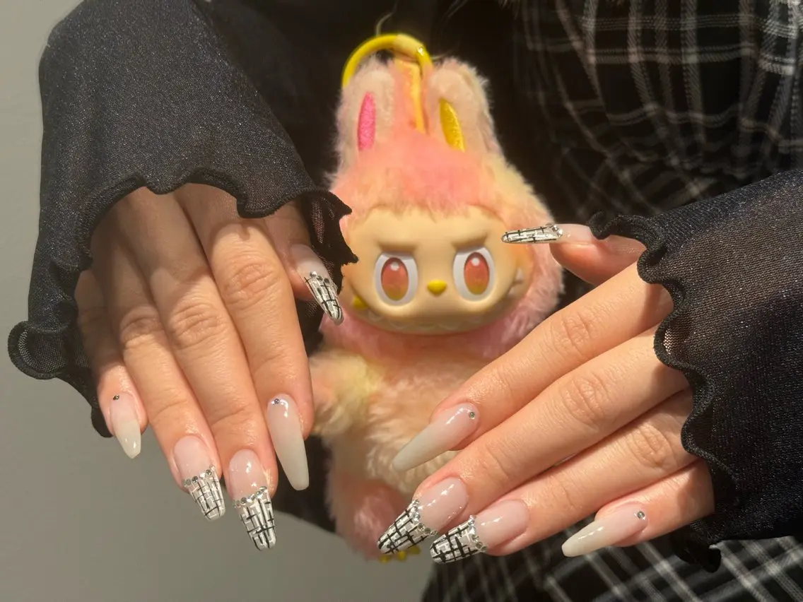 セミロング She's nail Keitoのネイルデザイン