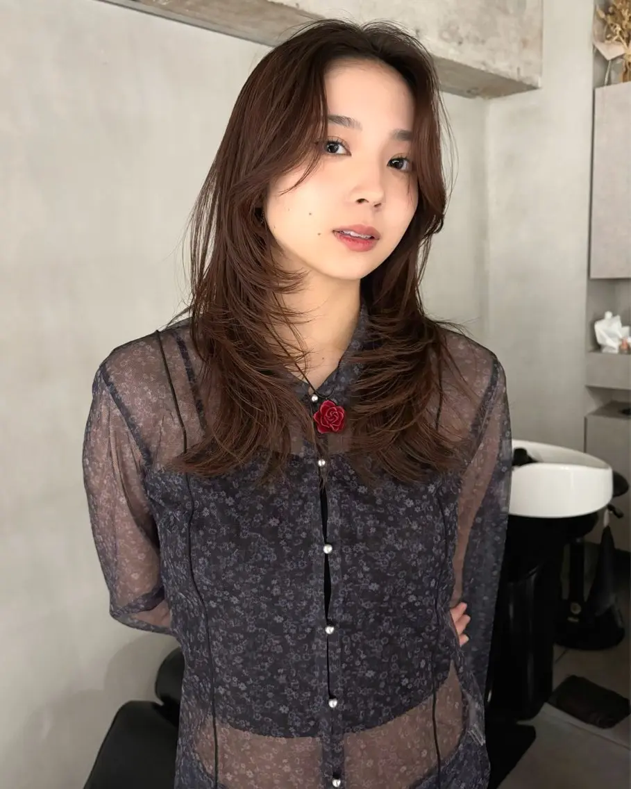 セミロング レイヤーカット カット ヘアカラー トリートメント 表参道レイヤーカット 髪質改善山岸季生のヘアスタイル