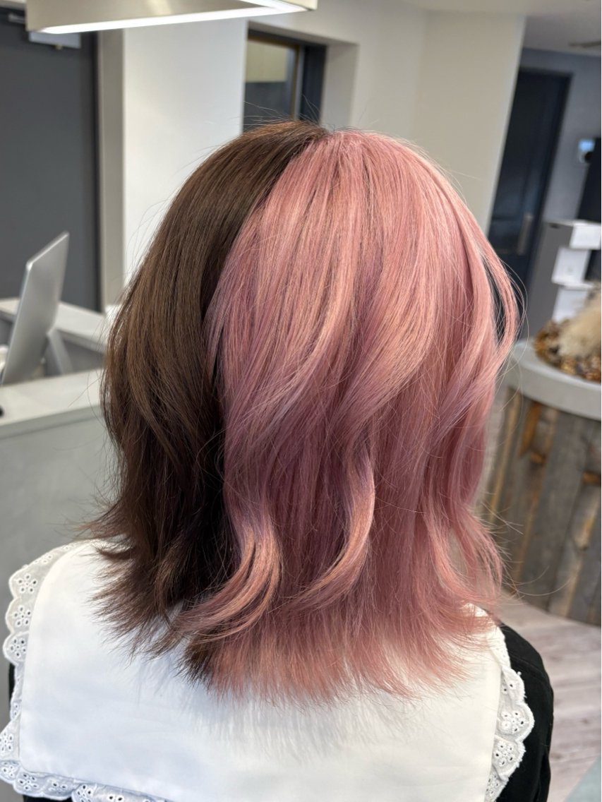 ミディアム Saki🤡池袋 ブリーチカラーのヘアスタイル