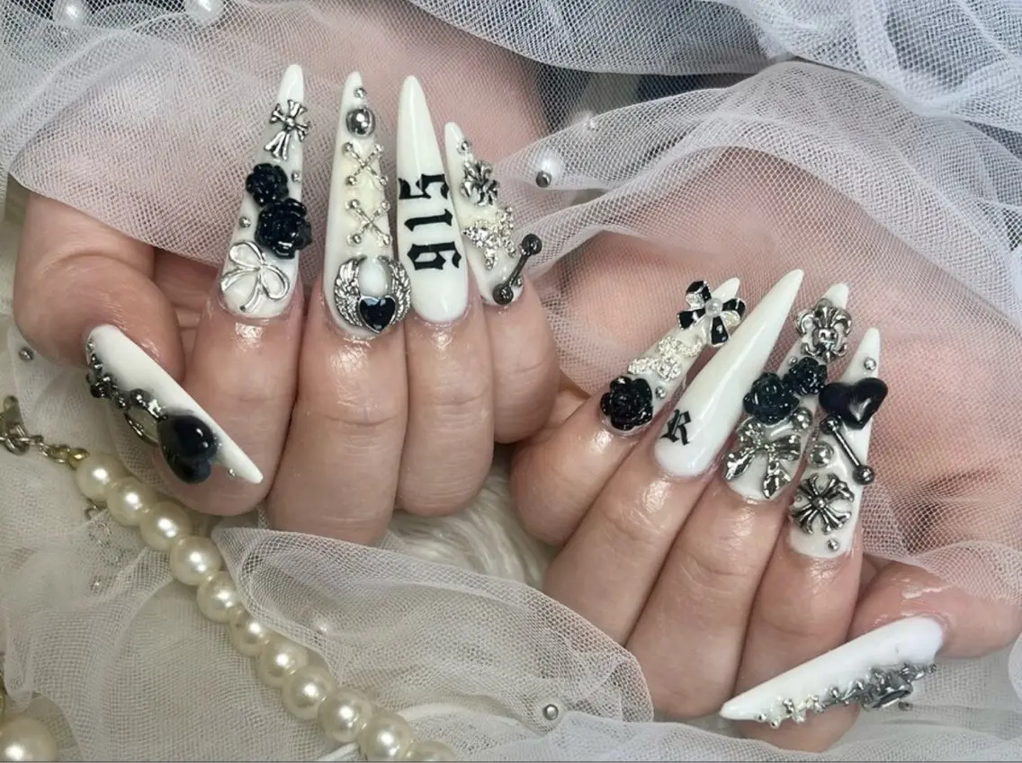 ネイル 長さ出し ガーリー 韓国ネイル ロングネイル 持ち込み ハンドネイル Nami nail salonのネイルデザイン