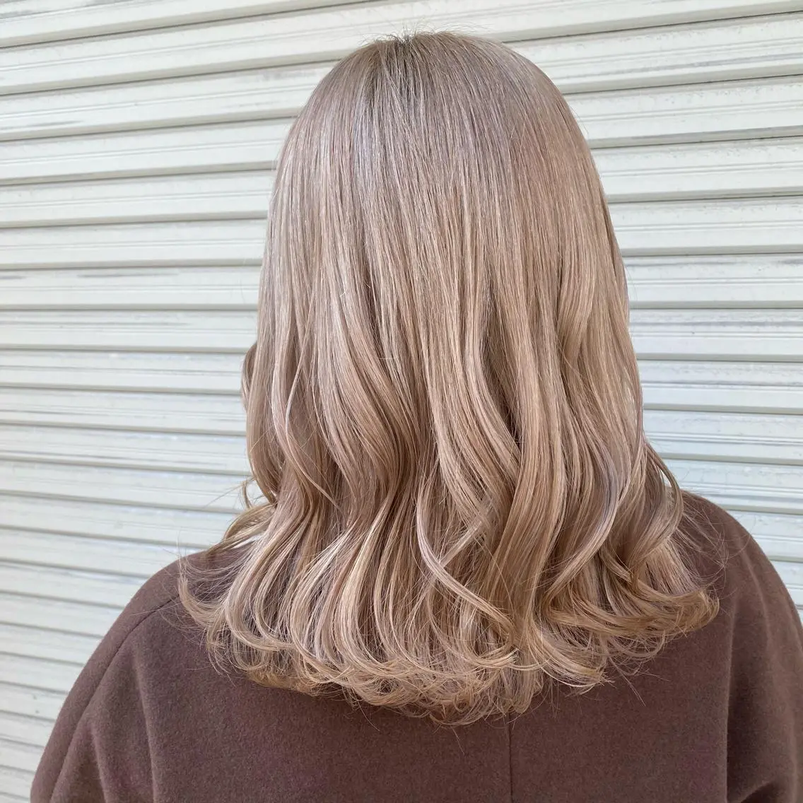 セミロング カラー ブリーチ カット ヘアカラー トリートメント 枚方 tomee 🦋南部 しほ🦋のヘアスタイル