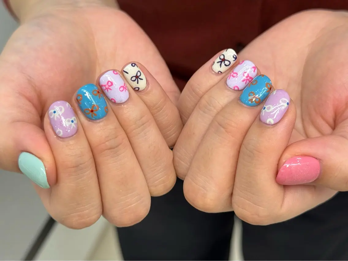 ネイル オーロラネイル フレンチネイル ジェルネイル ガラスフレンチ ニュアンスネイル ハンドネイル OCEAN nail パラジェル　取扱い店のネイルデザイン