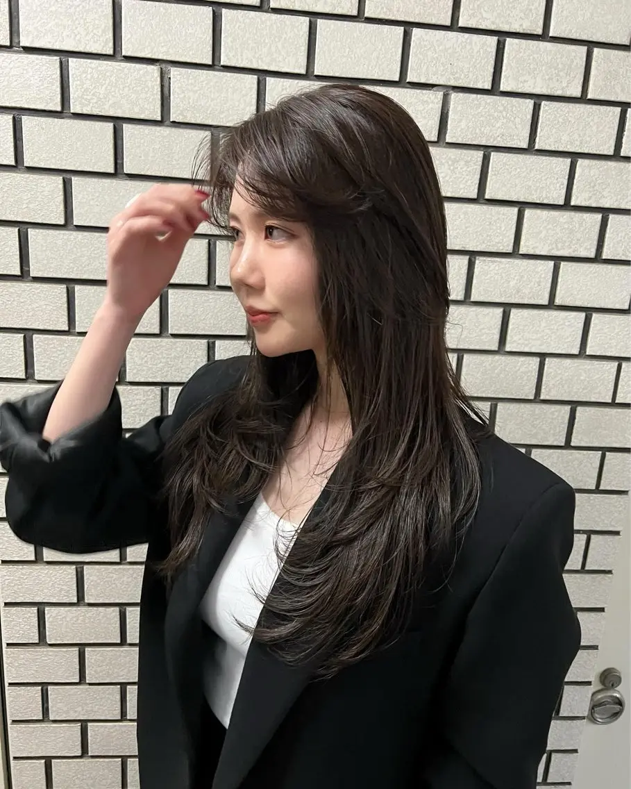 ロング レイヤーカット まろやか透明感カラー ♡MANAのヘアスタイル
