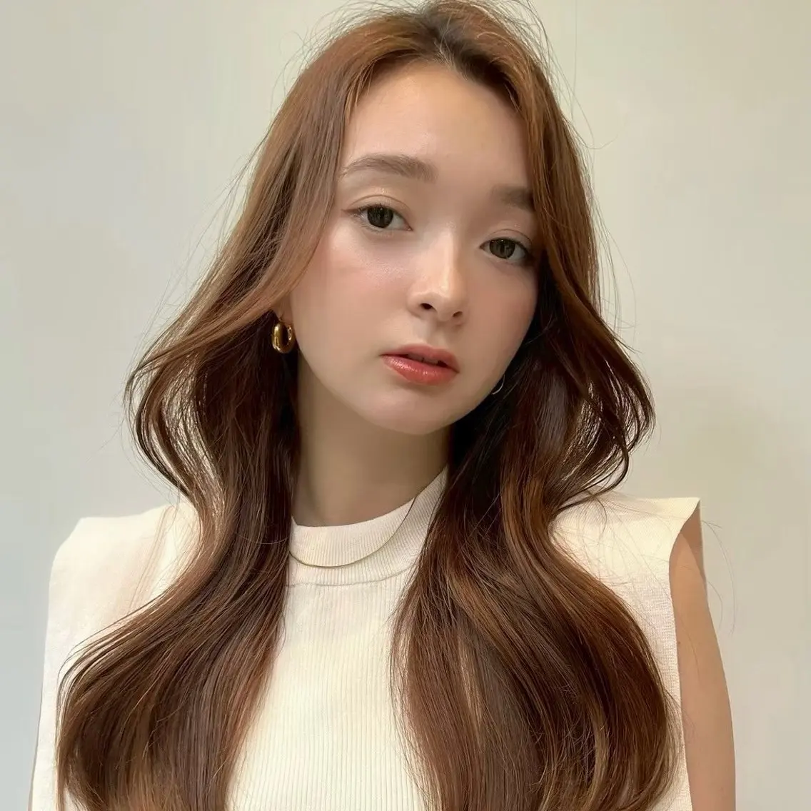 セミロング カラー ヘアアレンジ 内大久保 列夏のヘアスタイル