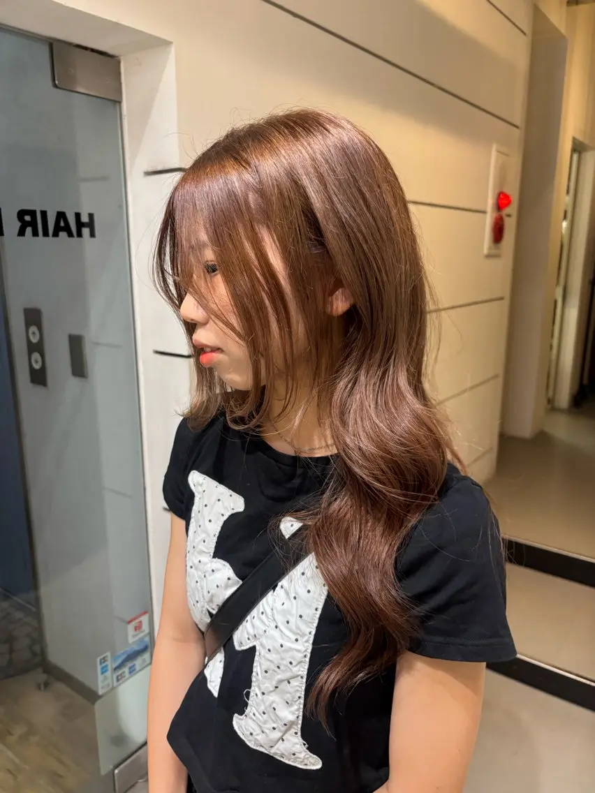 ロング ヘアカラー chic 米満 柚月のヘアスタイル